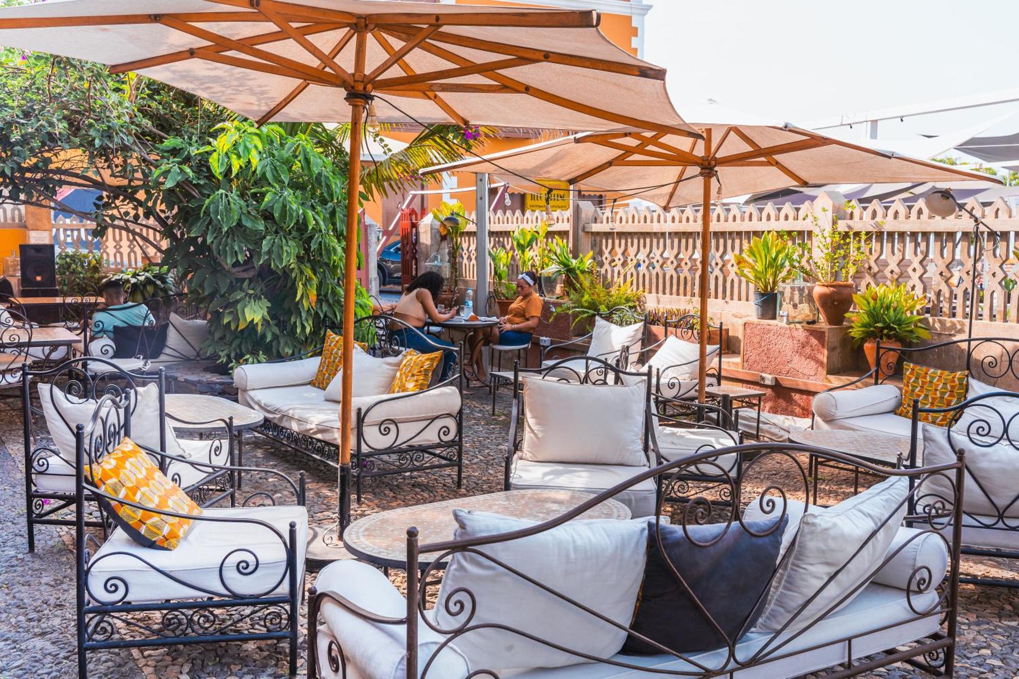 The Colonial Guest House Sao Filipe Bagian luar foto