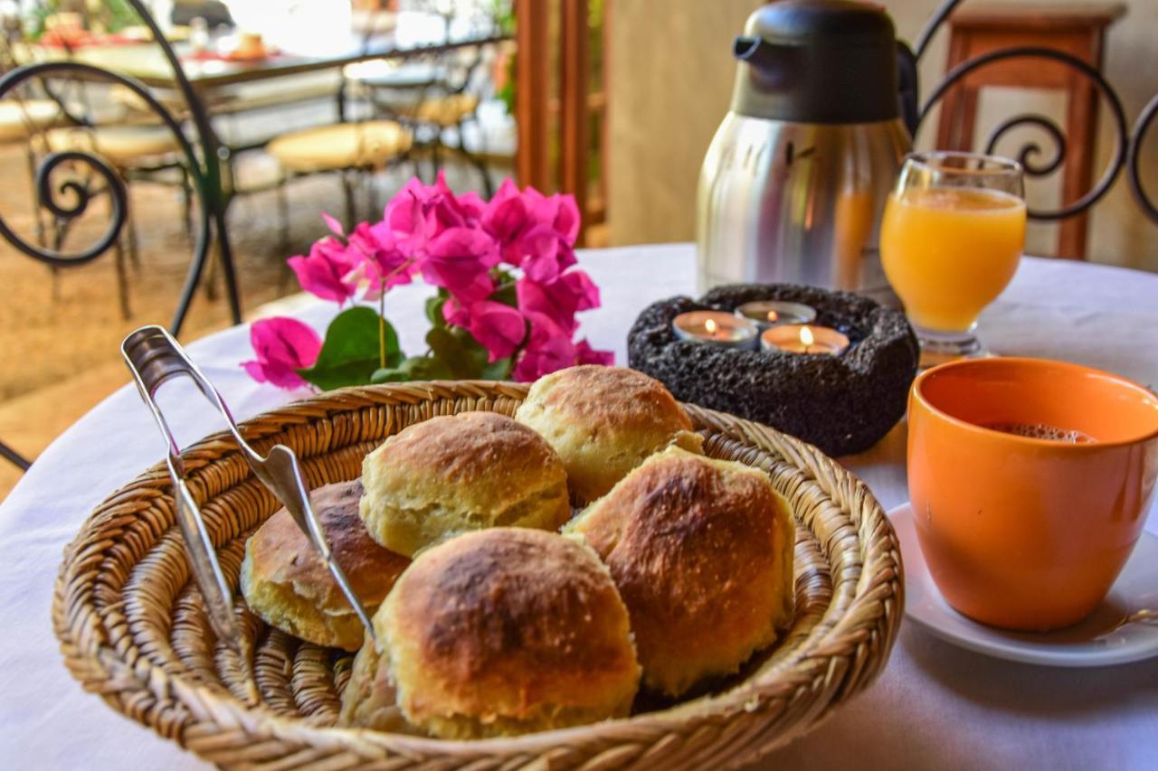 The Colonial Guest House Sao Filipe Bagian luar foto